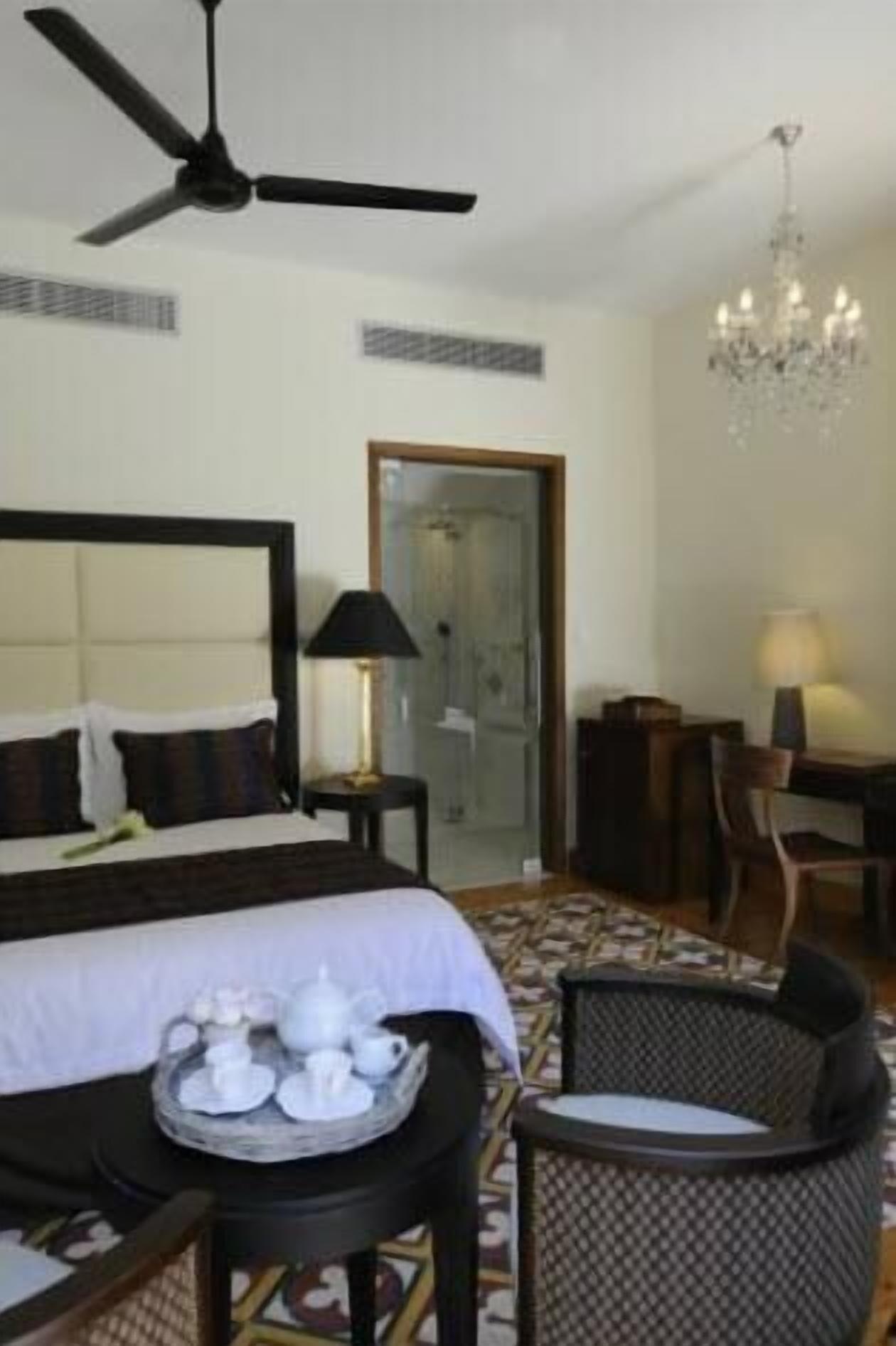 קאלאבסוס The Library Hotel Wellness Retreat מראה חיצוני תמונה