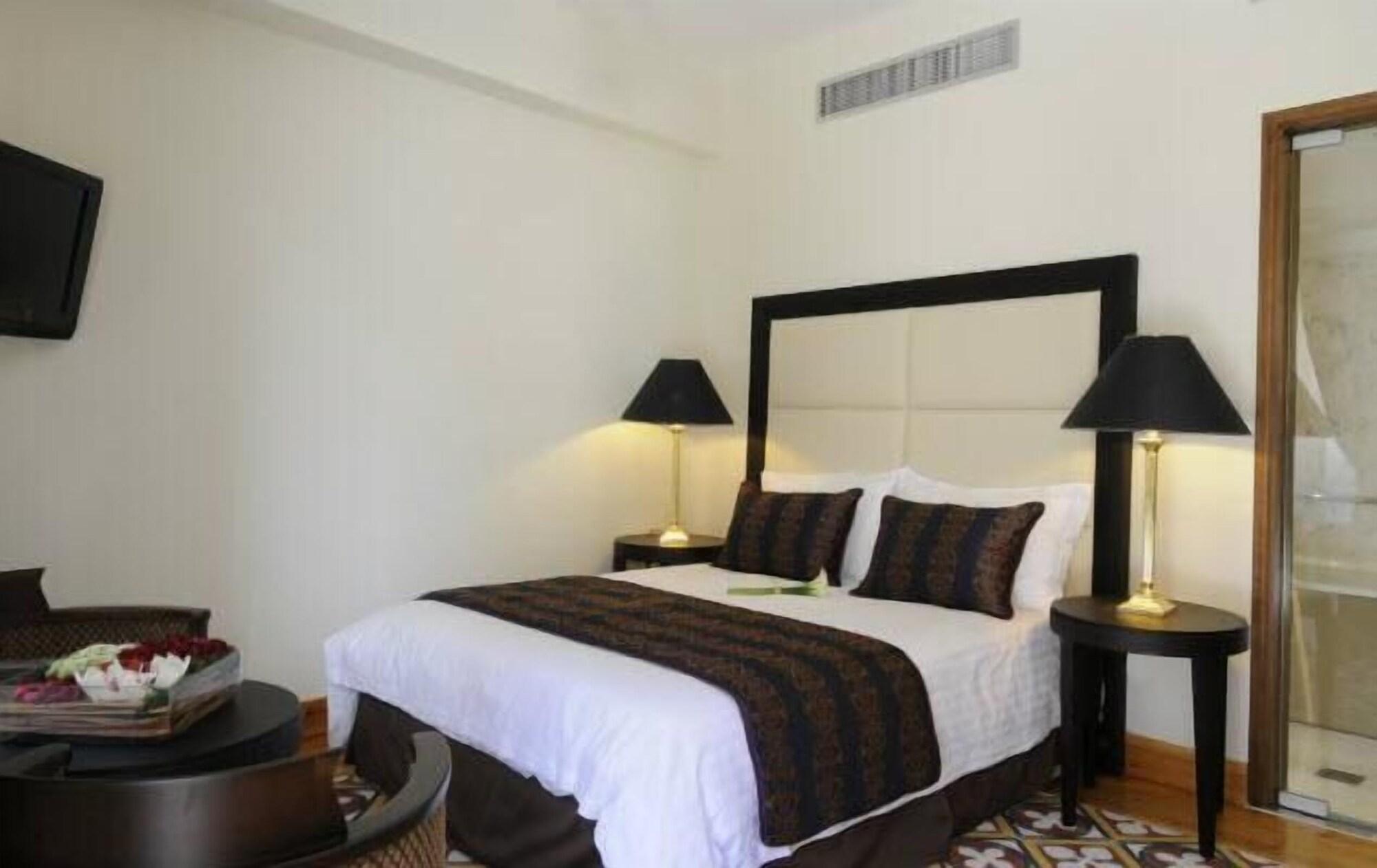 קאלאבסוס The Library Hotel Wellness Retreat מראה חיצוני תמונה